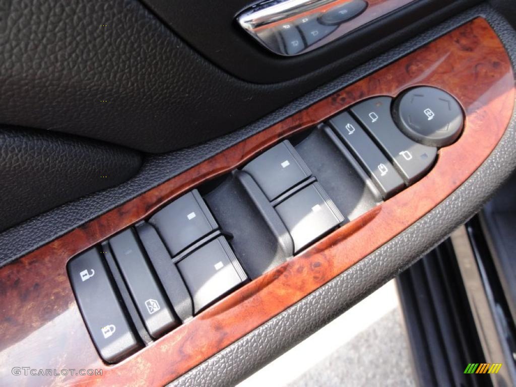 2009 Chevrolet Avalanche LTZ 4x4 Controls Photo #47552756