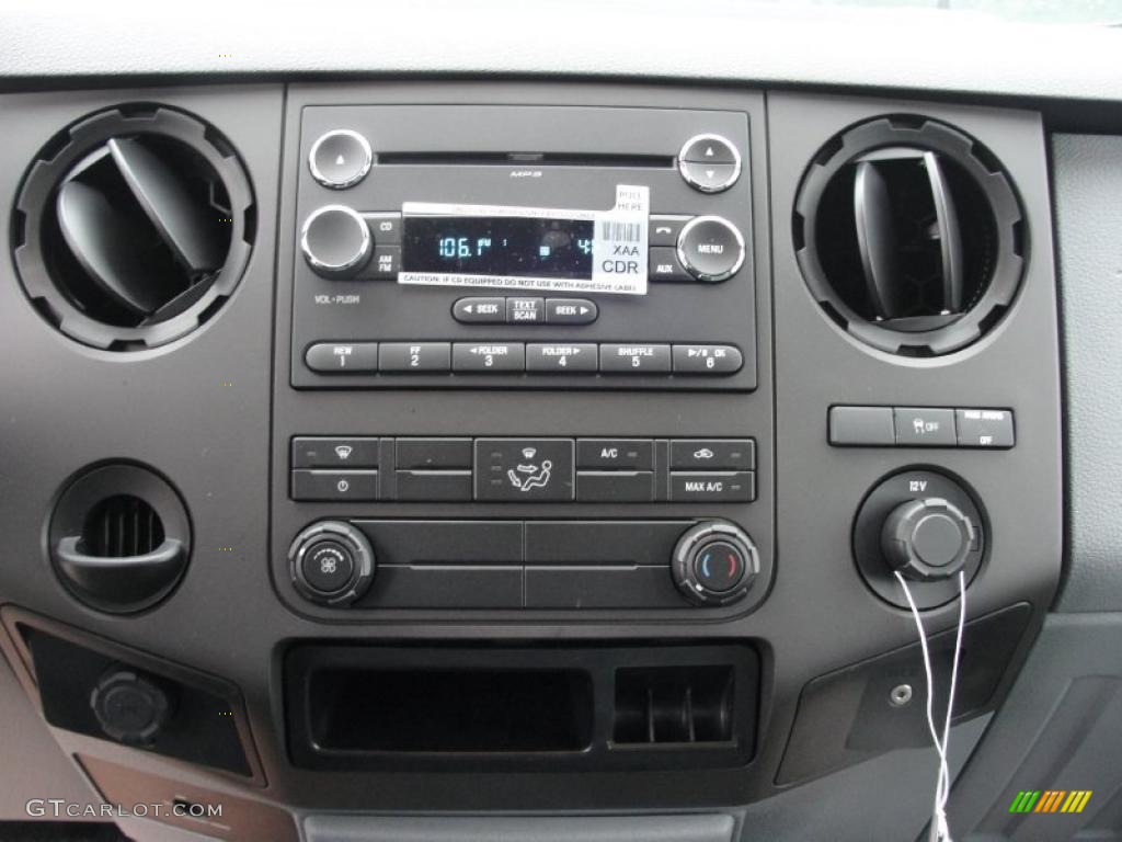 2011 Ford F250 Super Duty XL SuperCab Controls Photo #47552882