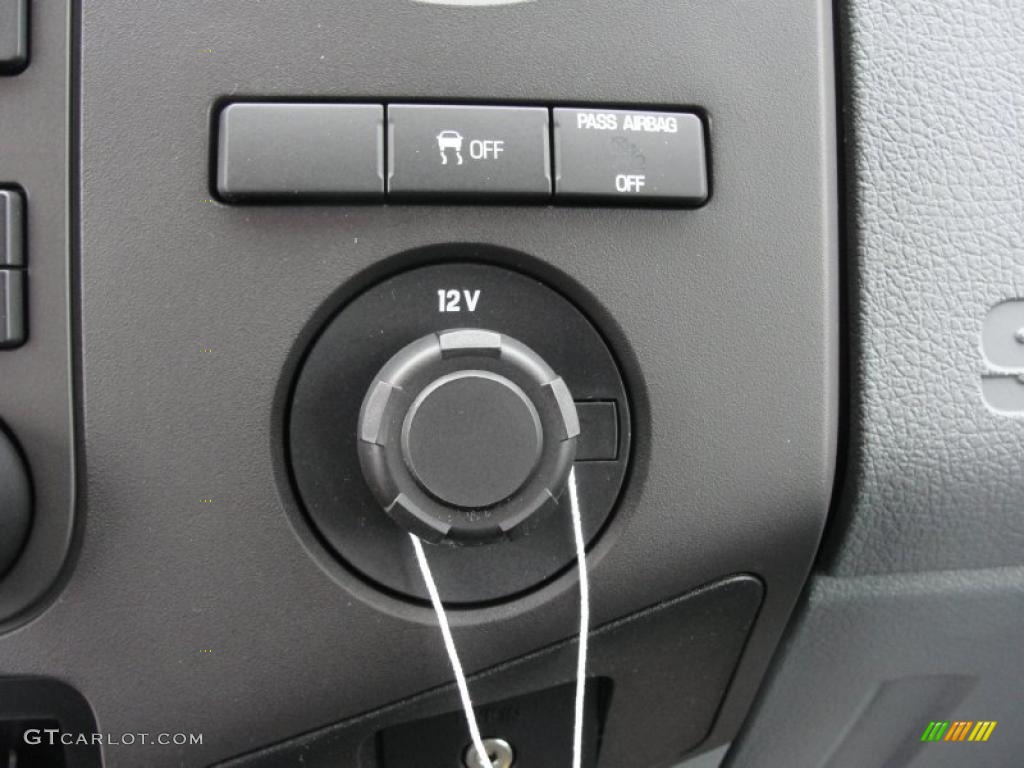2011 Ford F250 Super Duty XL SuperCab Controls Photo #47552927