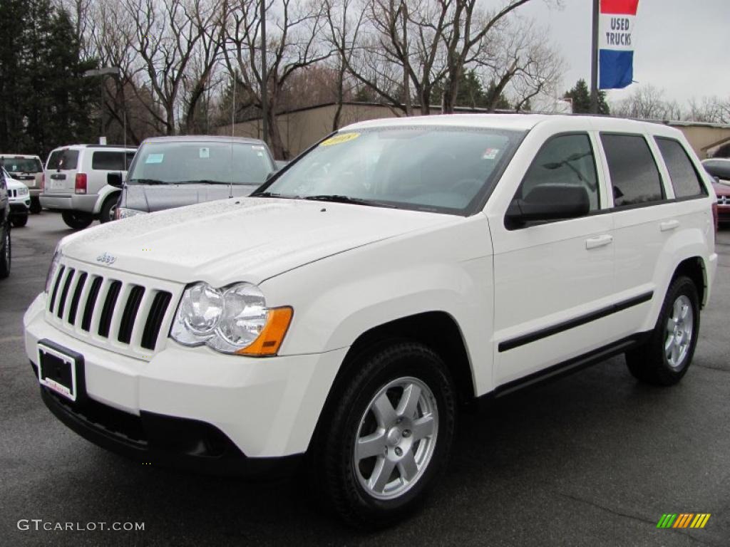 2008 Grand Cherokee Laredo 4x4 - Stone White / Dark Slate Gray/Light Graystone photo #1