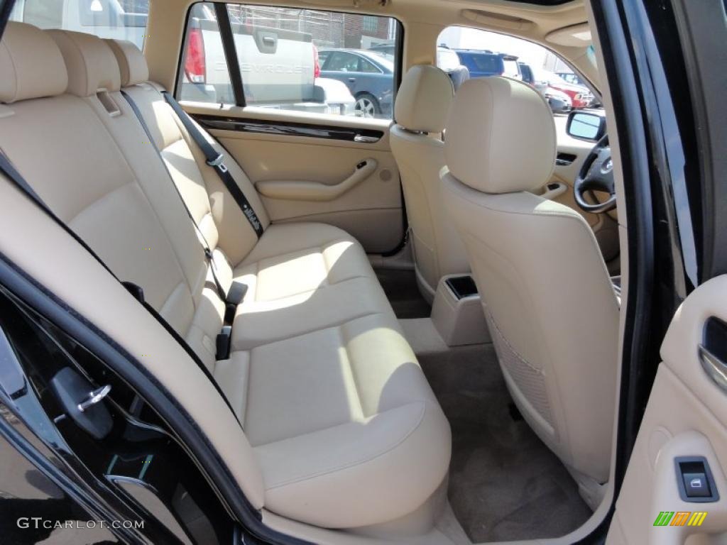 2001 3 Series 325xi Wagon - Black Sapphire Metallic / Sand photo #23
