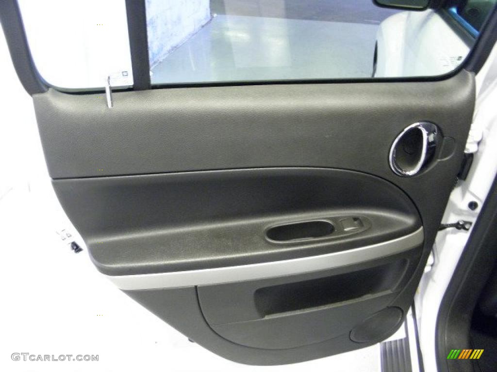 2011 HHR LS - Arctic Ice White / Ebony photo #13