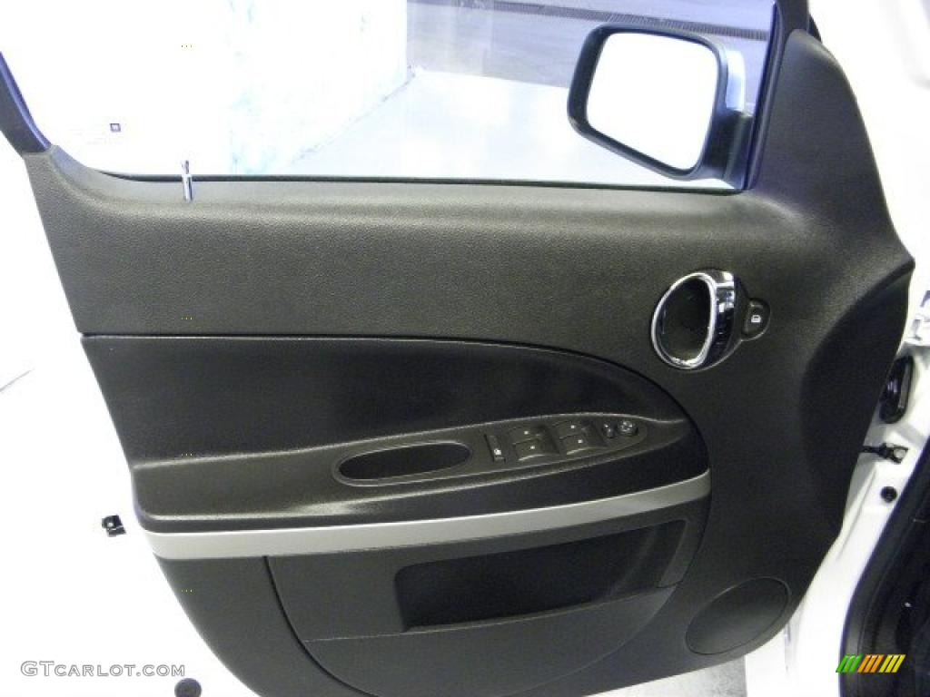 2011 HHR LS - Arctic Ice White / Ebony photo #15