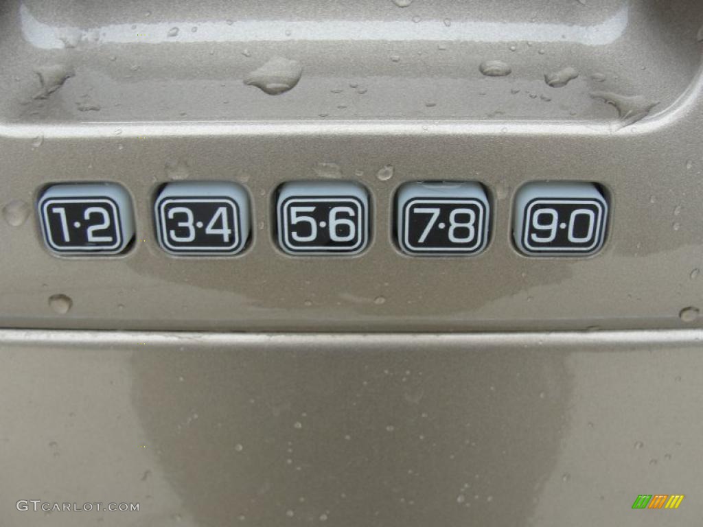 2011 Ford F150 Lariat SuperCrew Controls Photo #47556887