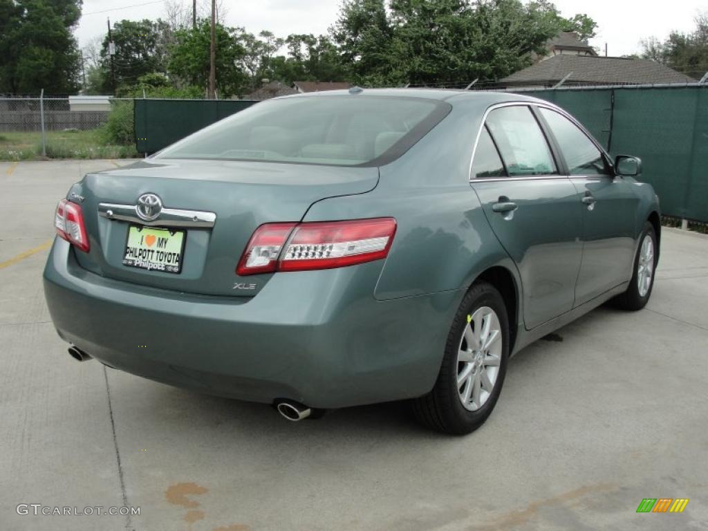 2011 Camry XLE V6 - Aloe Green Metallic / Bisque photo #3