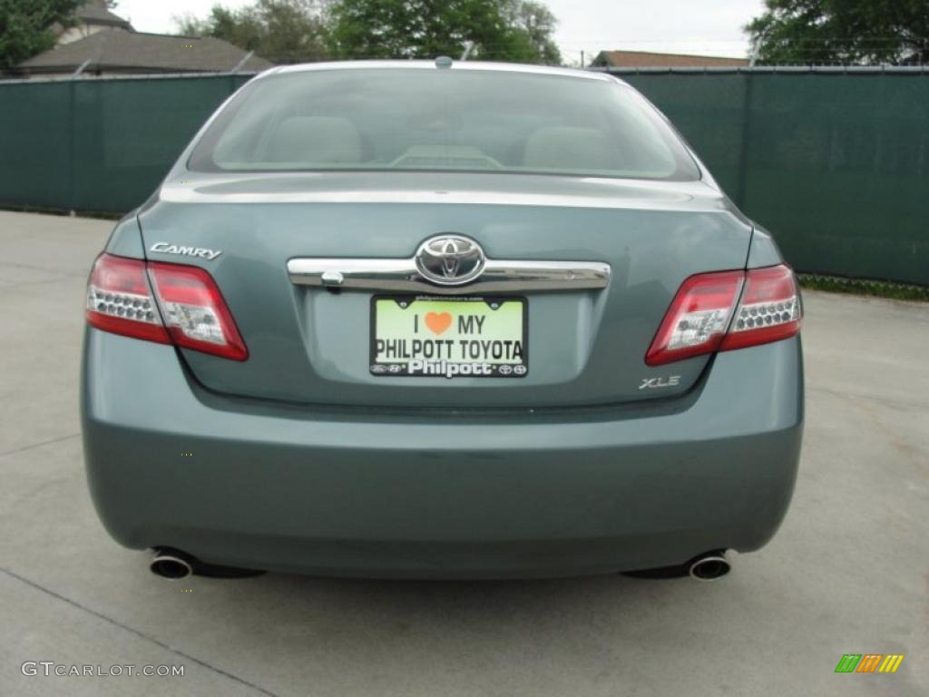 2011 Camry XLE V6 - Aloe Green Metallic / Bisque photo #4