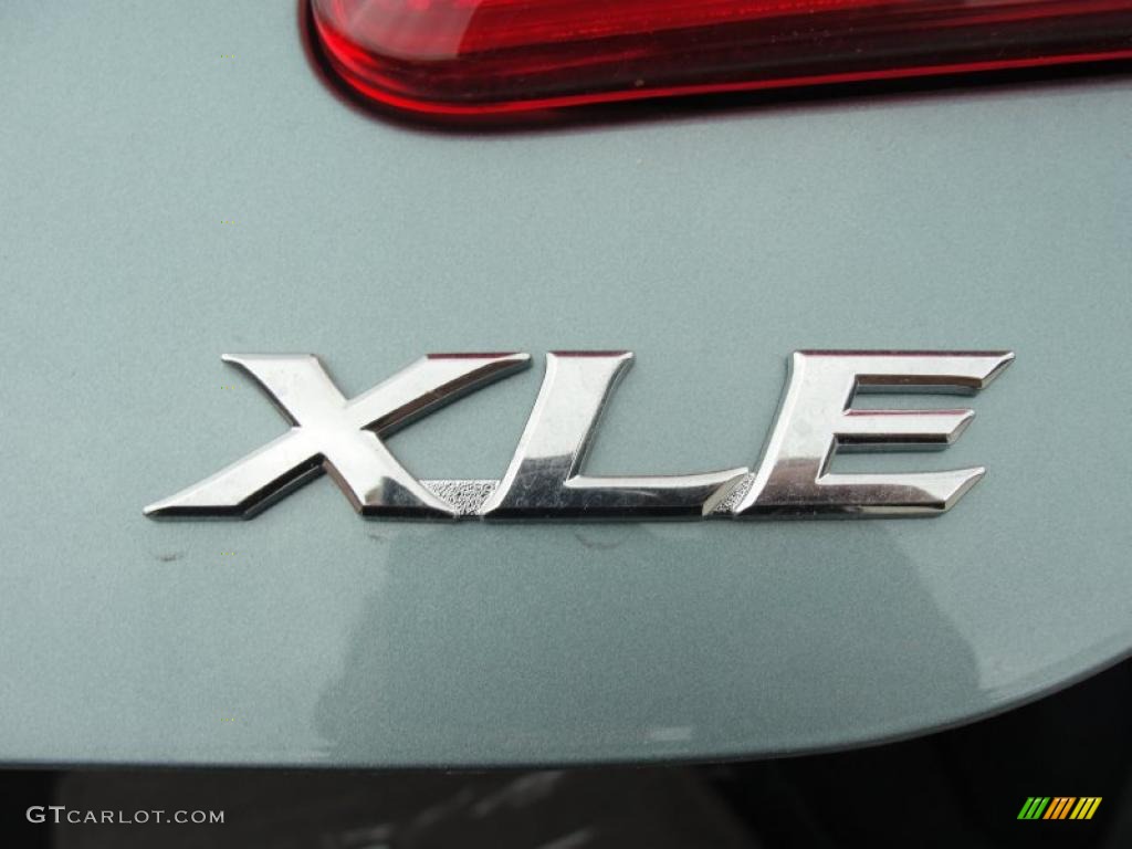 2011 Camry XLE V6 - Aloe Green Metallic / Bisque photo #17