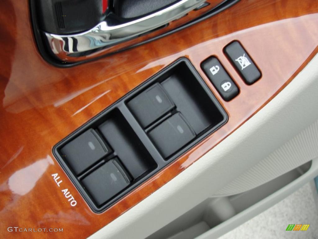 2011 Camry XLE V6 - Aloe Green Metallic / Bisque photo #24