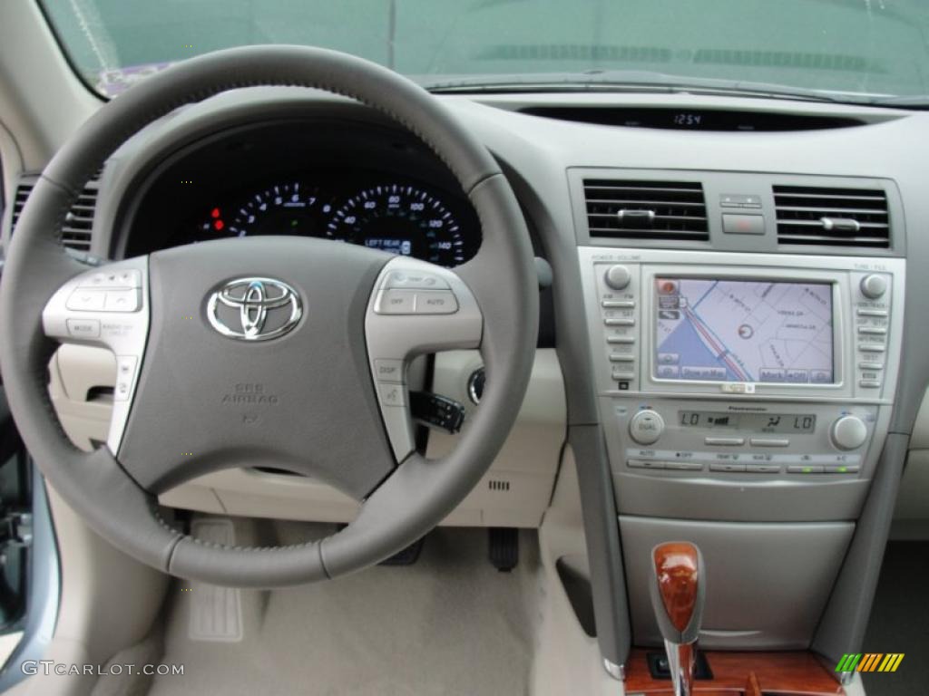 2011 Camry XLE V6 - Aloe Green Metallic / Bisque photo #28