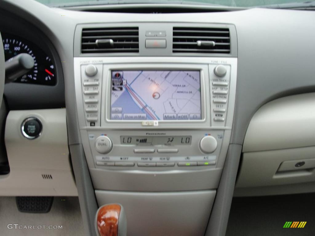 2011 Camry XLE V6 - Aloe Green Metallic / Bisque photo #29