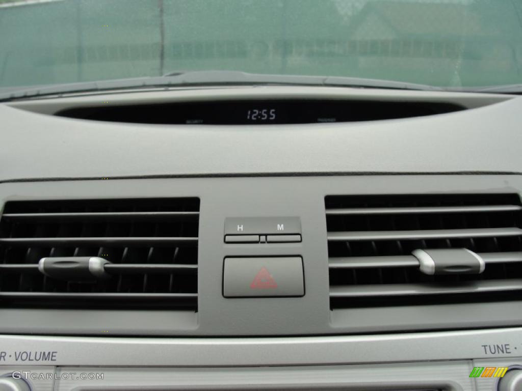 2011 Camry XLE V6 - Aloe Green Metallic / Bisque photo #30