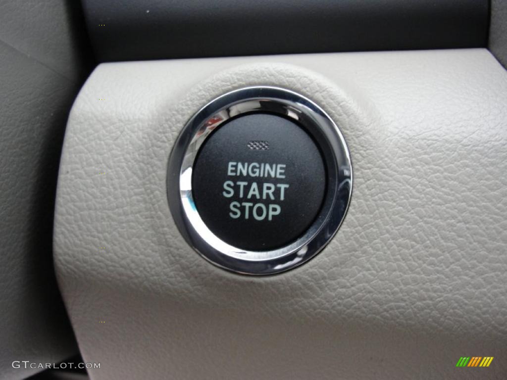 2011 Camry XLE V6 - Aloe Green Metallic / Bisque photo #35