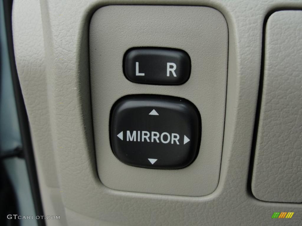 2011 Camry XLE V6 - Aloe Green Metallic / Bisque photo #38
