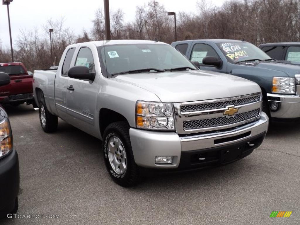 2011 Silverado 1500 LT Extended Cab 4x4 - Sheer Silver Metallic / Ebony photo #3