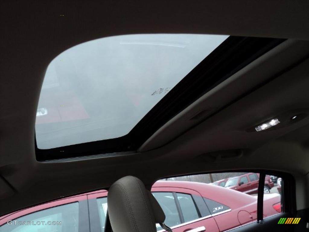 2011 Chrysler 200 Touring Sunroof Photo #47562251