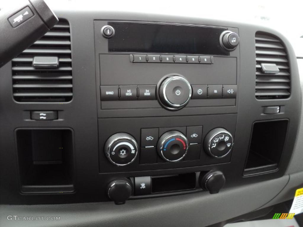 2011 Chevrolet Silverado 1500 Regular Cab 4x4 Controls Photo #47562575
