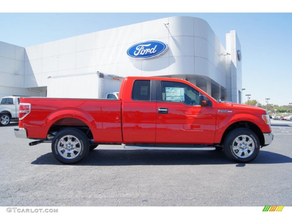 2011 F150 XLT SuperCab - Race Red / Steel Gray photo #2