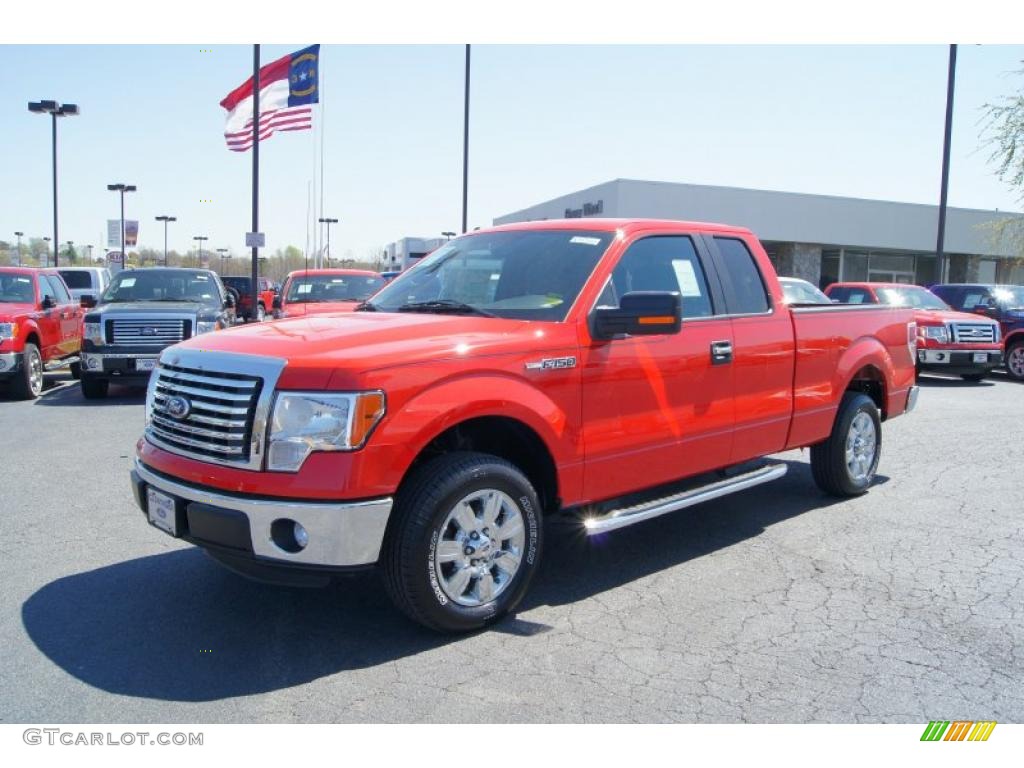 2011 F150 XLT SuperCab - Race Red / Steel Gray photo #6