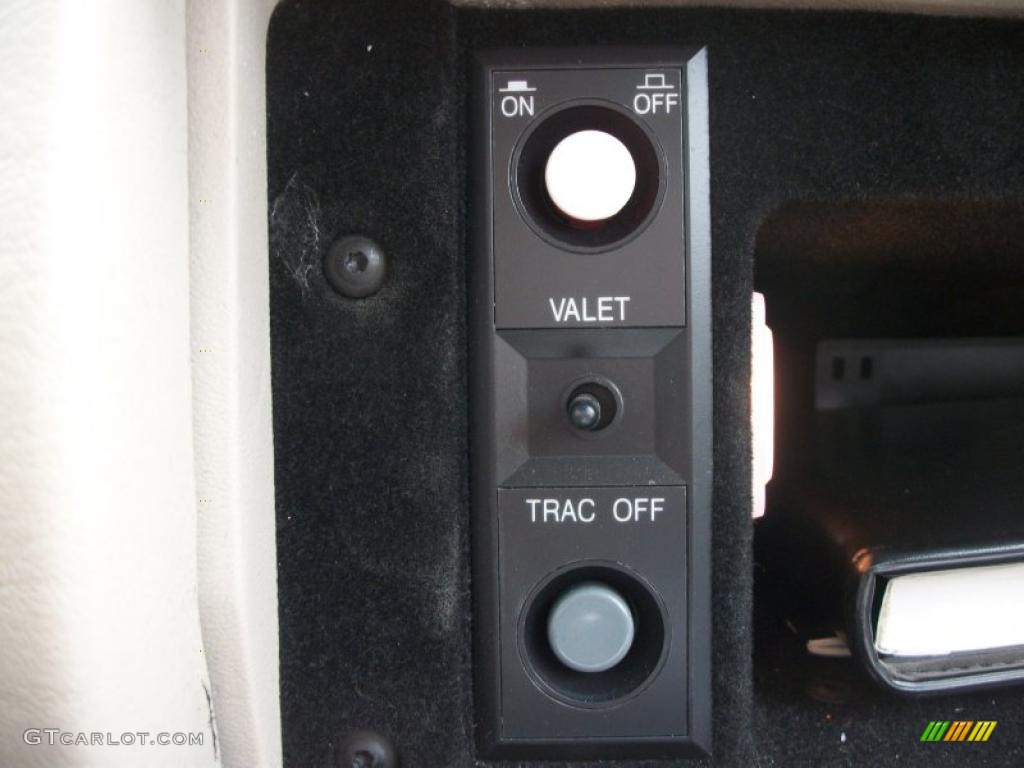 1998 DeVille Sedan - Light Driftwood Metallic / Shale photo #23