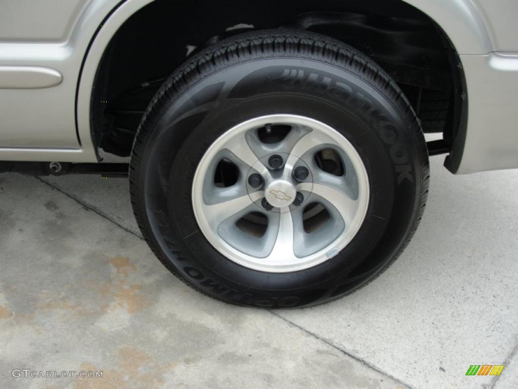 2004 Chevrolet Blazer LS Wheel Photo #47568035