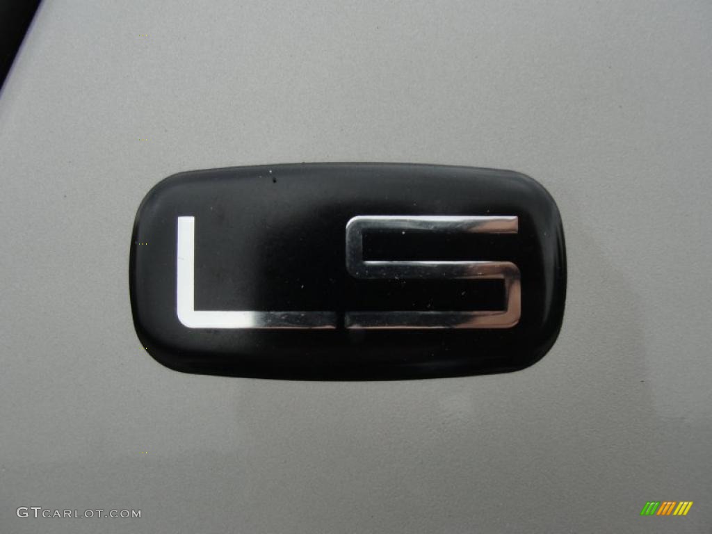 2004 Chevrolet Tahoe LS Marks and Logos Photo #47569070