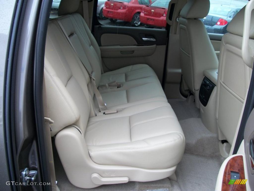 Light Cashmere/Dark Cashmere Interior 2011 Chevrolet Suburban 2500 LT 4x4 Photo #47569142