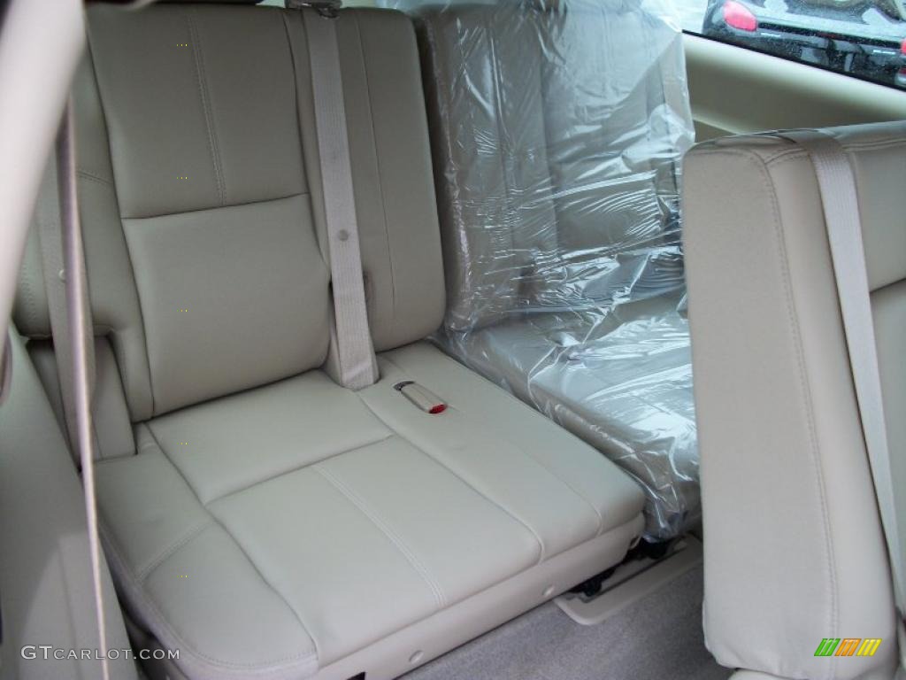 Light Cashmere/Dark Cashmere Interior 2011 Chevrolet Suburban 2500 LT 4x4 Photo #47569184