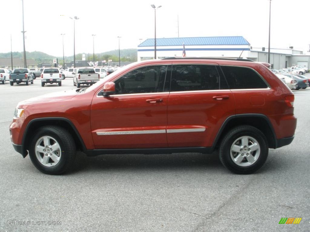 2011 Grand Cherokee Laredo - Inferno Red Crystal Pearl / Dark Graystone/Medium Graystone photo #6