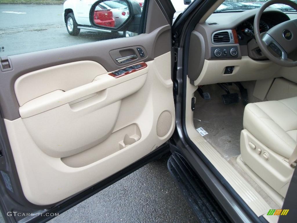 Light Cashmere/Dark Cashmere Interior 2011 Chevrolet Suburban 2500 LT 4x4 Photo #47569301