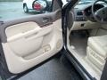 Light Cashmere/Dark Cashmere Interior Photo for 2011 Chevrolet Suburban #47569301