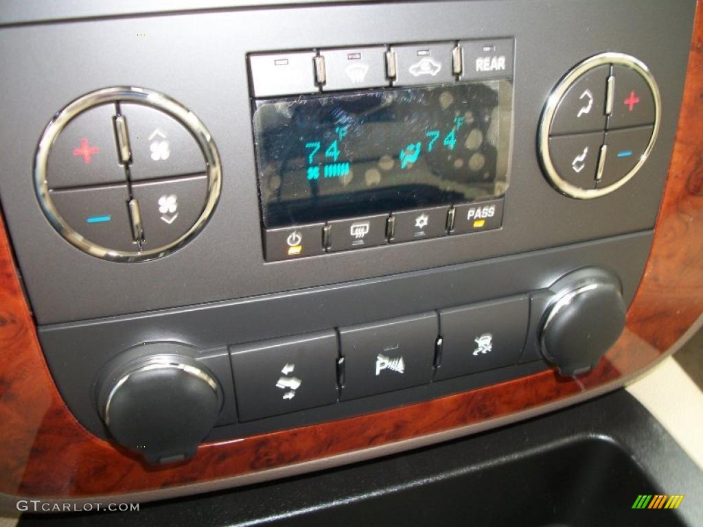 2011 Chevrolet Suburban 2500 LT 4x4 Controls Photo #47569406