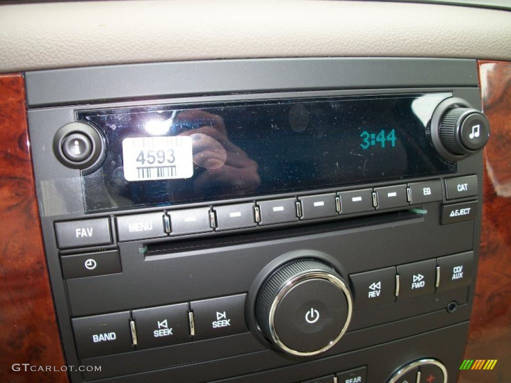 2011 Chevrolet Suburban 2500 LT 4x4 Controls Photo #47569418