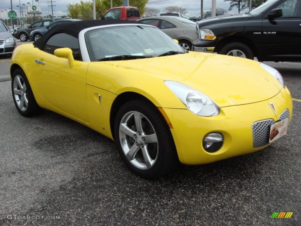 Mean Yellow 2007 Pontiac Solstice Roadster Exterior Photo #47570066