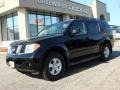 2005 Super Black Nissan Pathfinder SE  photo #2