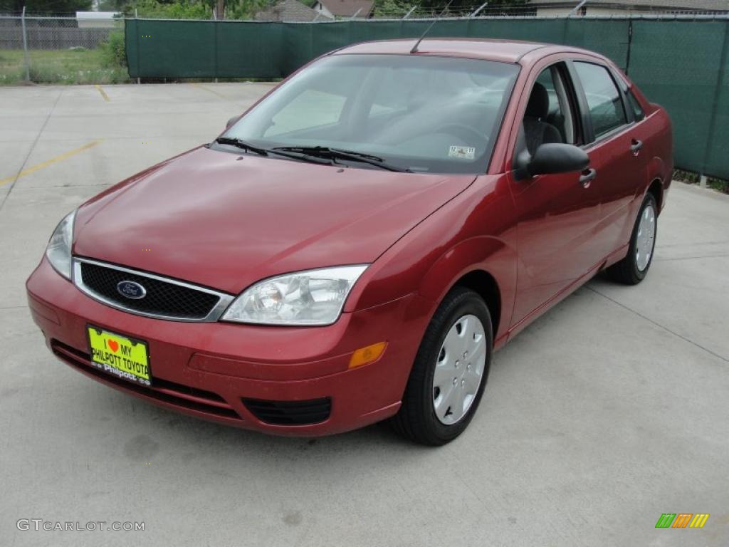 2005 Focus ZX4 S Sedan - Sangria Red Metallic / Dark Flint/Light Flint photo #7