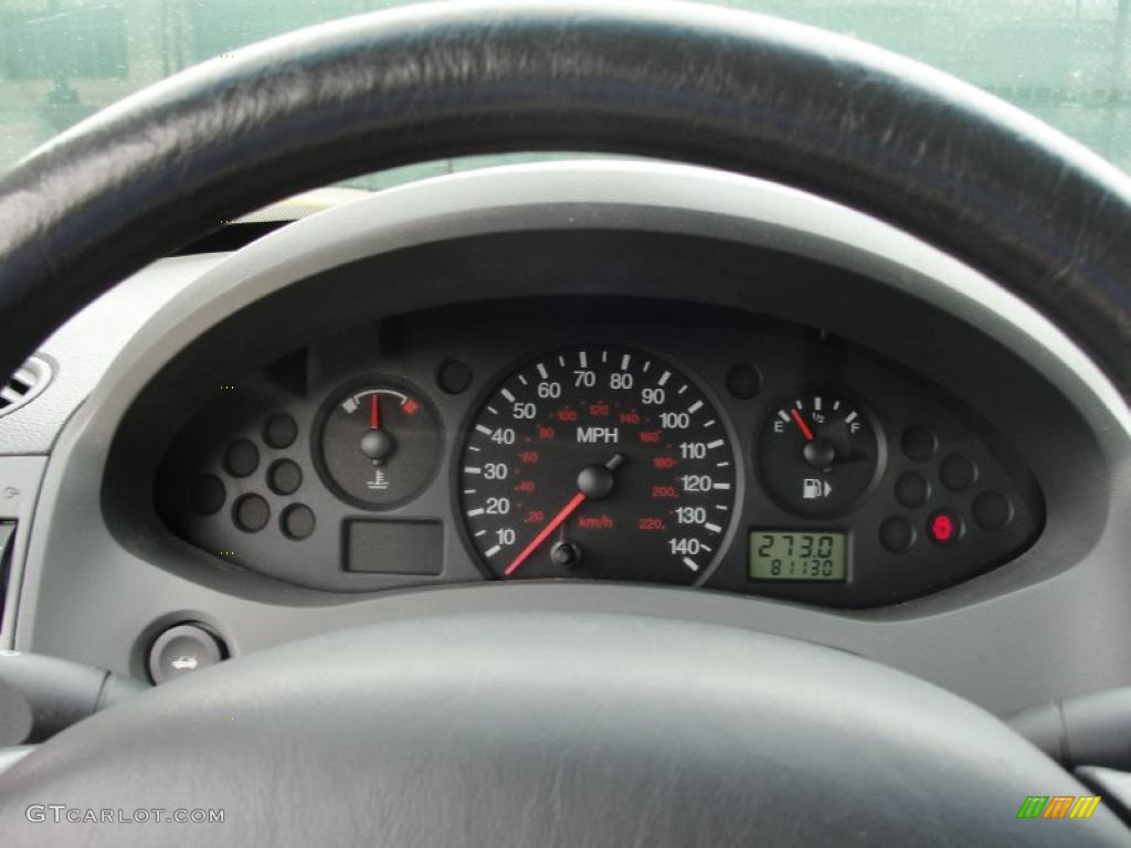 2005 Focus ZX4 S Sedan - Sangria Red Metallic / Dark Flint/Light Flint photo #39