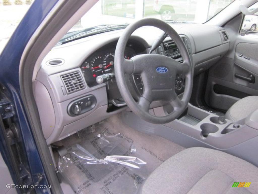 2004 Explorer XLS 4x4 - Dark Blue Pearl Metallic / Medium Parchment photo #7