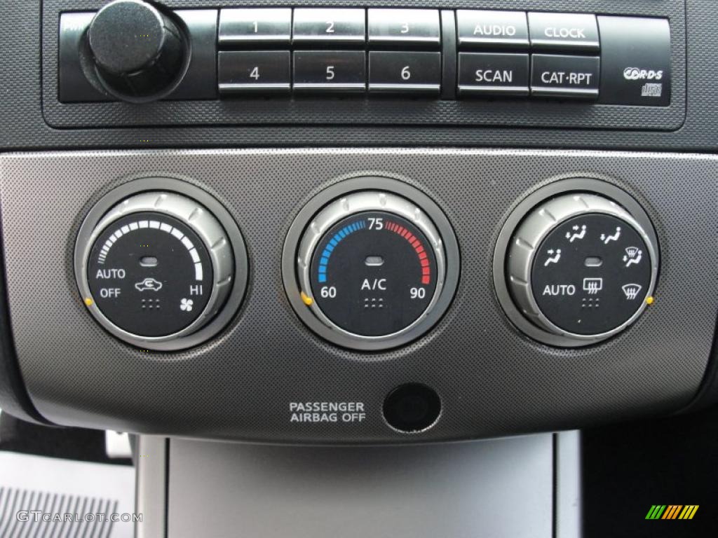 2006 Nissan Altima 3.5 SE-R Controls Photos