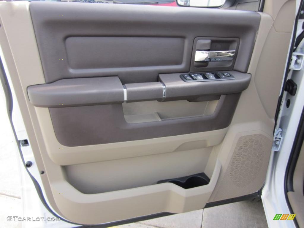 2011 Ram 1500 Lone Star Crew Cab 4x4 - Bright White / Light Pebble Beige/Bark Brown photo #17