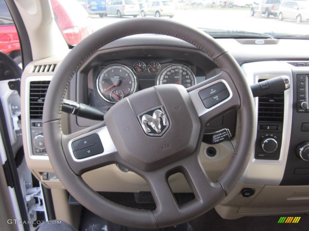 2011 Ram 1500 Lone Star Crew Cab 4x4 - Bright White / Light Pebble Beige/Bark Brown photo #18