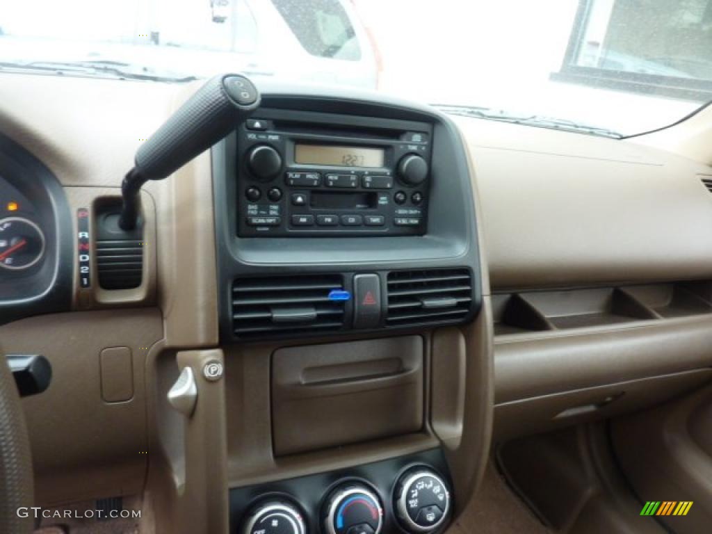 2004 Honda CR-V LX 4WD Controls Photo #47577524