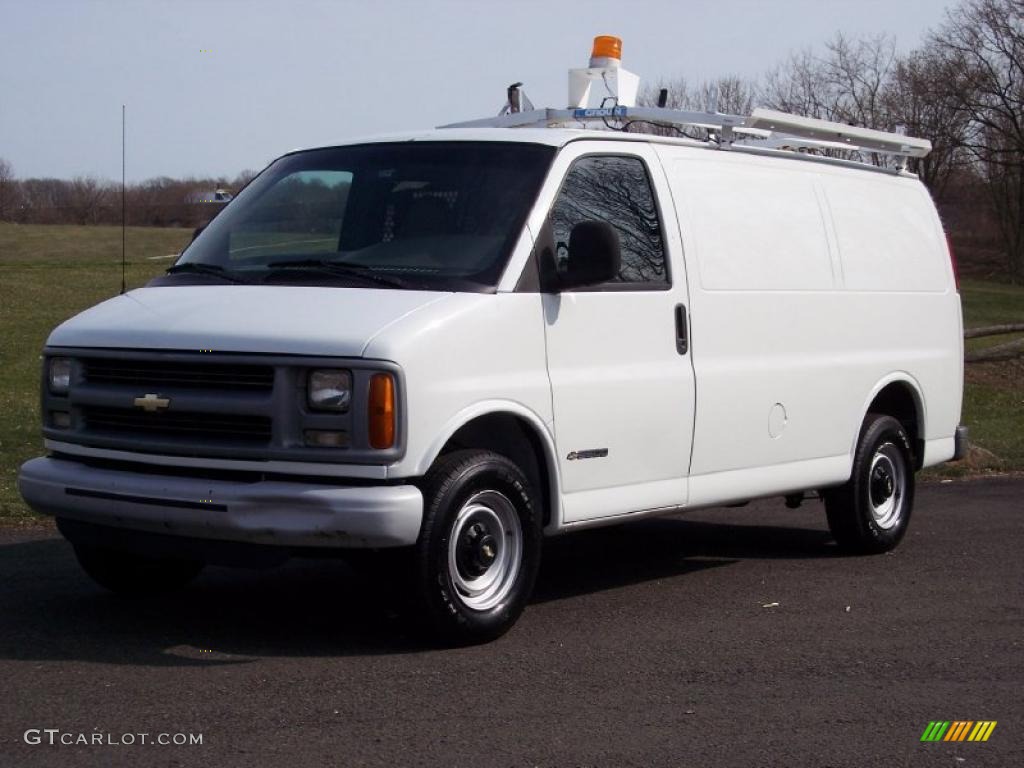 2000 Express G2500 Commercial - Summit White / Medium Gray photo #1