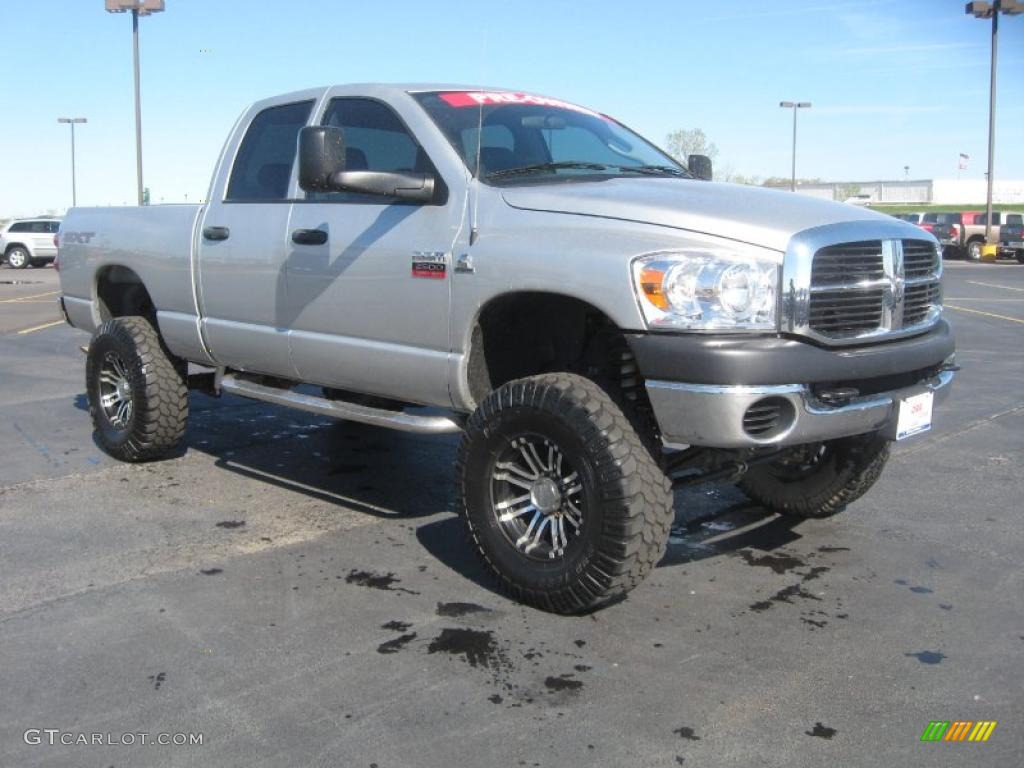 Bright Silver Metallic 2009 Dodge Ram 2500 SXT Quad Cab 4x4 Exterior Photo #47585014