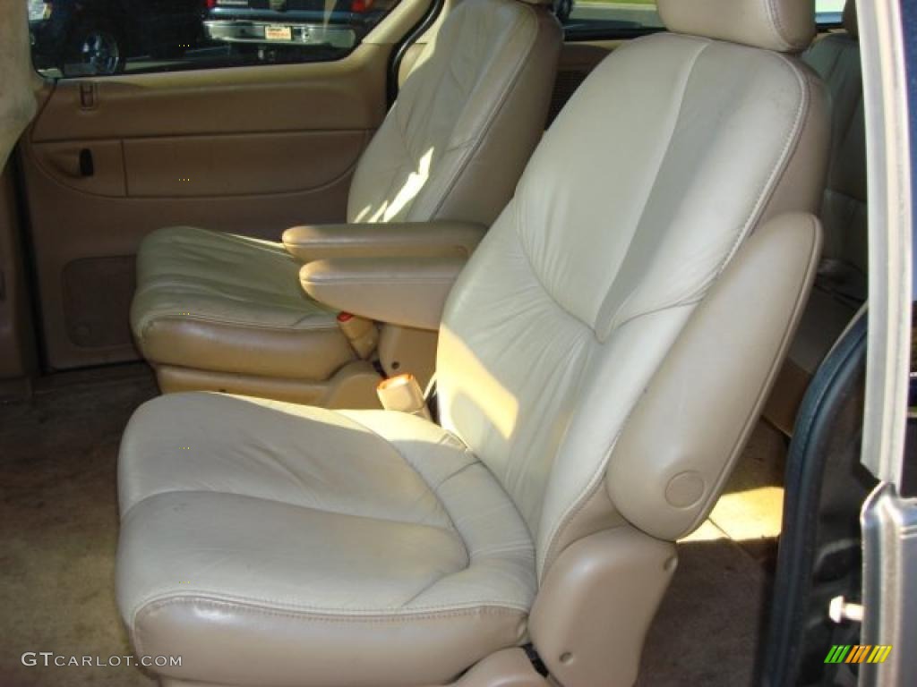 Camel Interior 1997 Chrysler Town & Country LXi Photo #47586733
