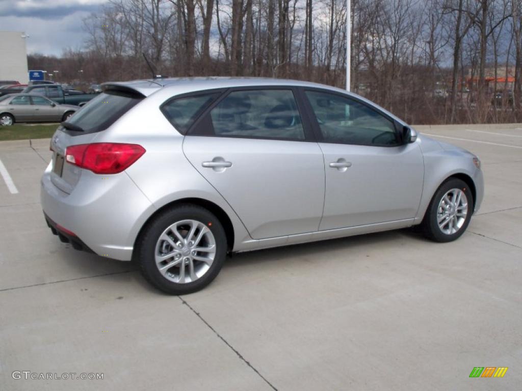 Bright Silver 2011 Kia Forte EX 5 Door Exterior Photo #47587471