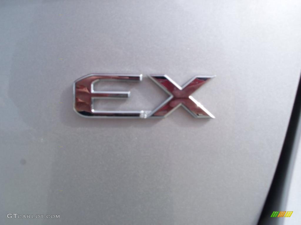 2011 Kia Forte EX 5 Door Marks and Logos Photos