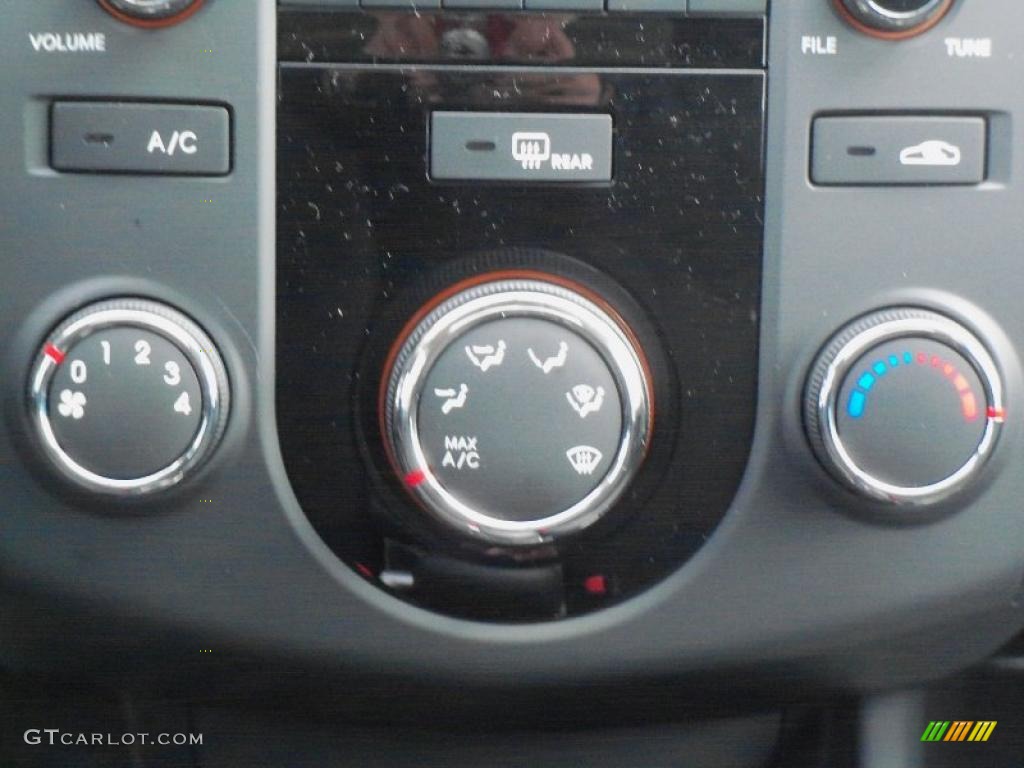 2011 Kia Forte EX 5 Door Controls Photo #47587747