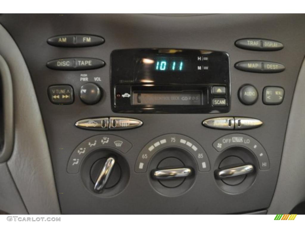 2001 Toyota Prius Hybrid Controls Photo #47590903