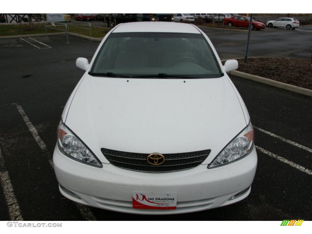 2004 Camry XLE - Super White / Stone photo #2