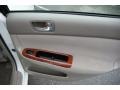 Super White - Camry XLE Photo No. 19